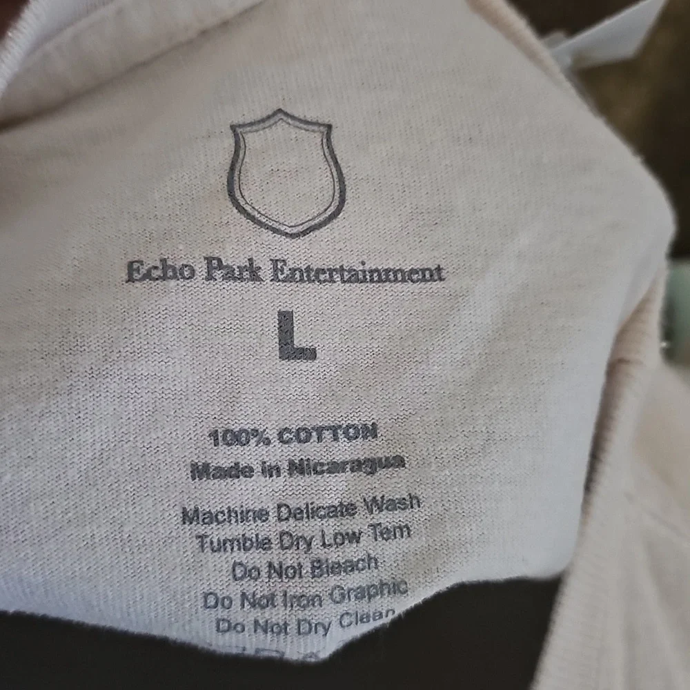 Yosemite National Park Cream T-Shirt With Mountain And Bear. Large. Nwt. - Picture 4 of 4